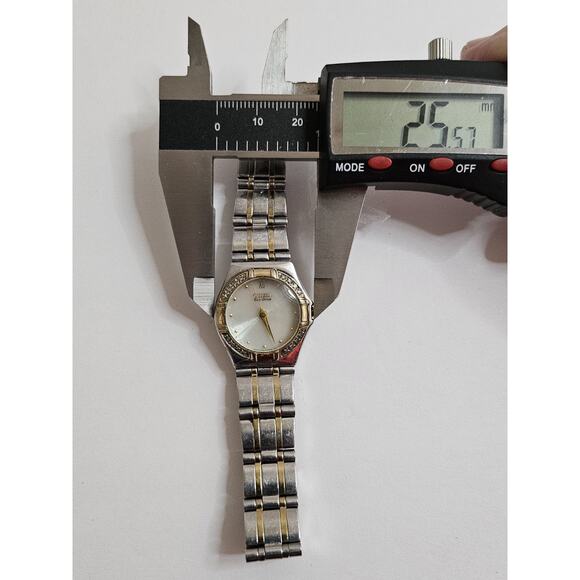 Ladies Citizen Eco-Drive 16 Genuine Diamonds E030-H26547 Watch Runs Well Solar - Picture 8 of 8